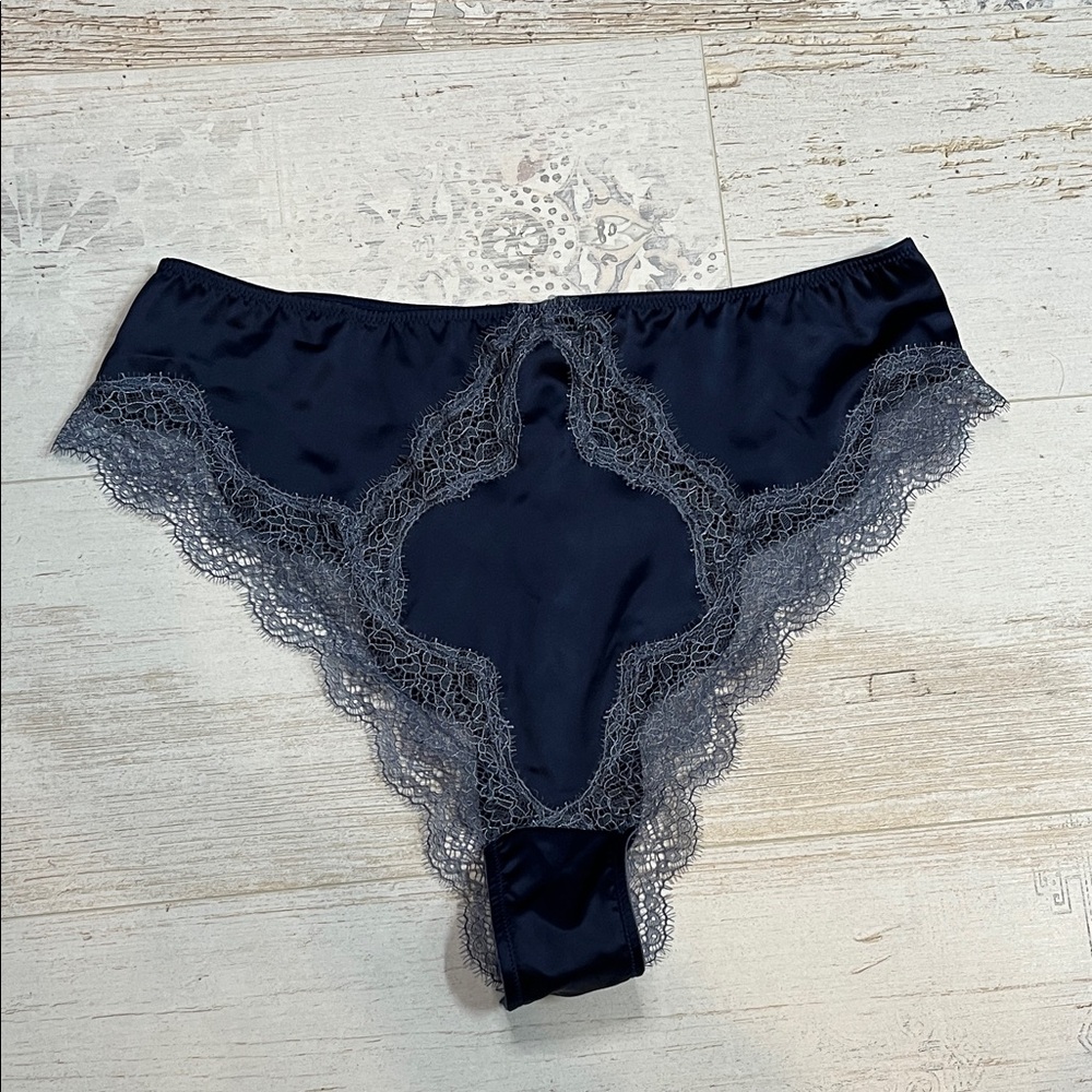 Victorias Secret Dream Angels Navy Blue Lace Brazilian Panties Large
